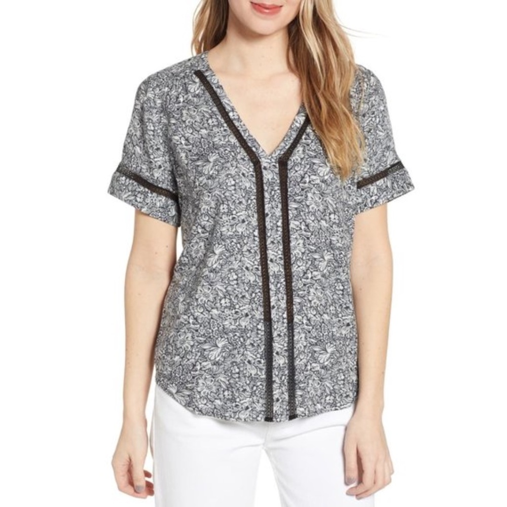 Hinge Pullover V-Neck Blouse